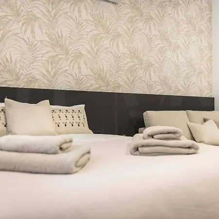Appartement Chic Intimate In The Heart Of By Rems *
