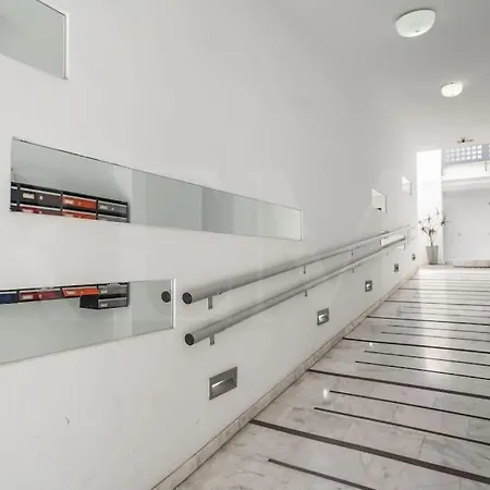 Chic Intimate In The Heart Of By Rems Màlaga