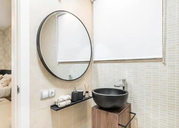 Chic Intimate In The Heart Of By Rems Málaga
